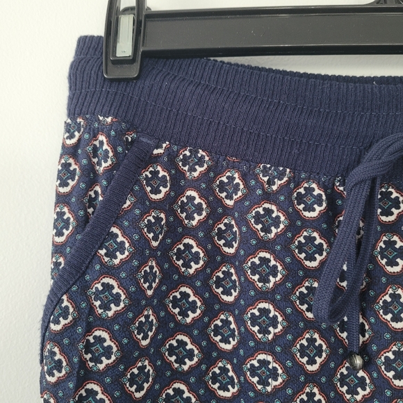 MAX STUDIO Tile Print Pattern Lightweight Blue Joggers - Picture 9 of 15